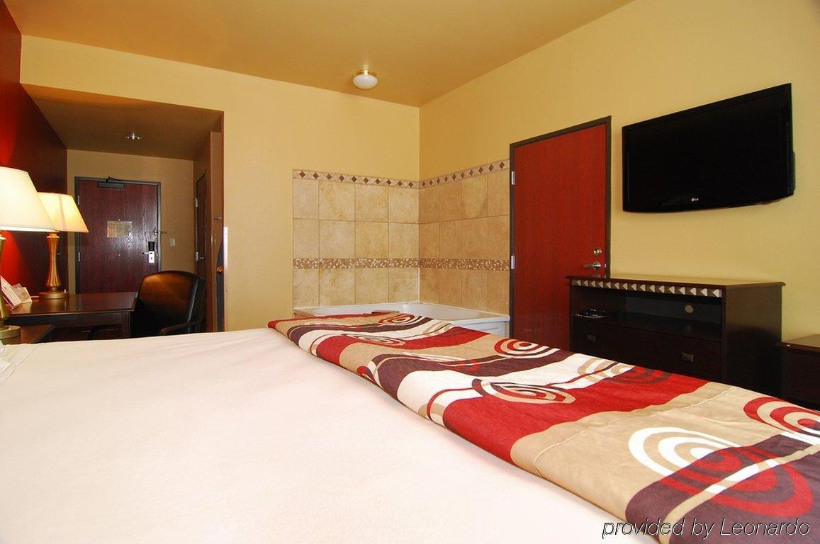 Quality Inn & Suites Buda Room photo